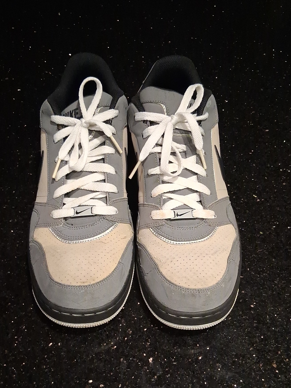 Nike Men’s Gray, White and Black Low-Top Sneakers